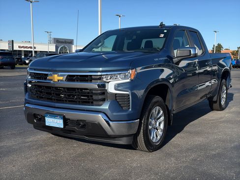 Used 2024 Chevrolet Silverado 1500 LT image 2