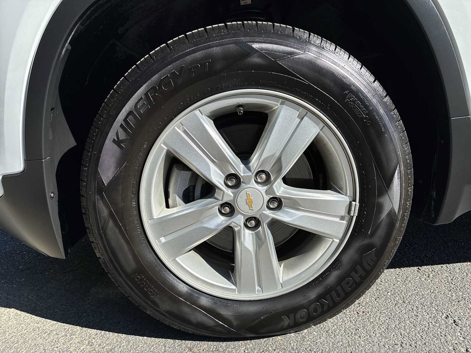 Used 2018 Chevrolet Trax LS AWD/4WD image 18