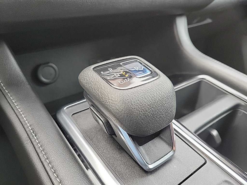 Used 2022 Nissan Pathfinder SV AWD/4WD image 28