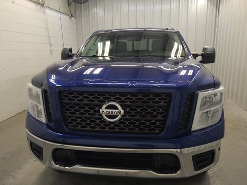 Used 2019 Nissan Titan SV w/ SV Convenience Package AWD/4WD image 15