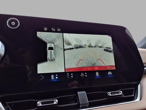 Used 2025 Chevrolet Equinox ACTIV w/ Safety and Technology Package image 6