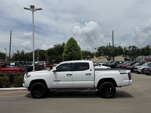 Used 2021 Toyota Tacoma SR w/ SR Convenience Package RWD image 4