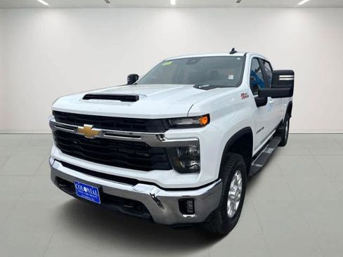 Used 2025 Chevrolet Silverado 2500 LT image 1
