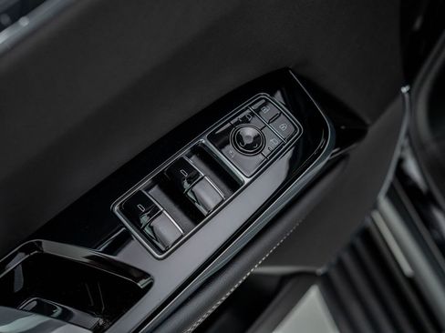 Used 2025 Cadillac Escalade Sport w/ Touring Package image 12