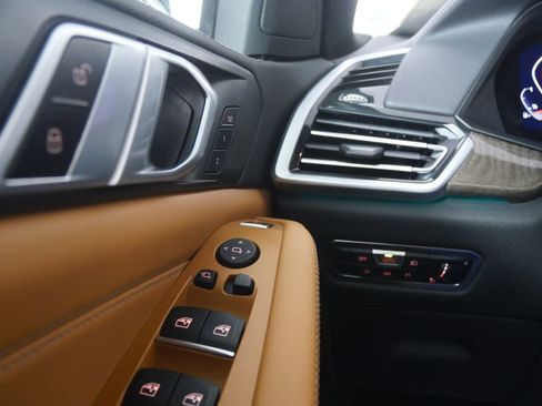 Certified 2023 BMW X5 sDrive40i w/ Climate Comfort Package image 18