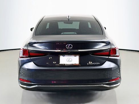 Used 2022 Lexus ES 300h Ultra Luxury w/ Accessory Package 2 image 6