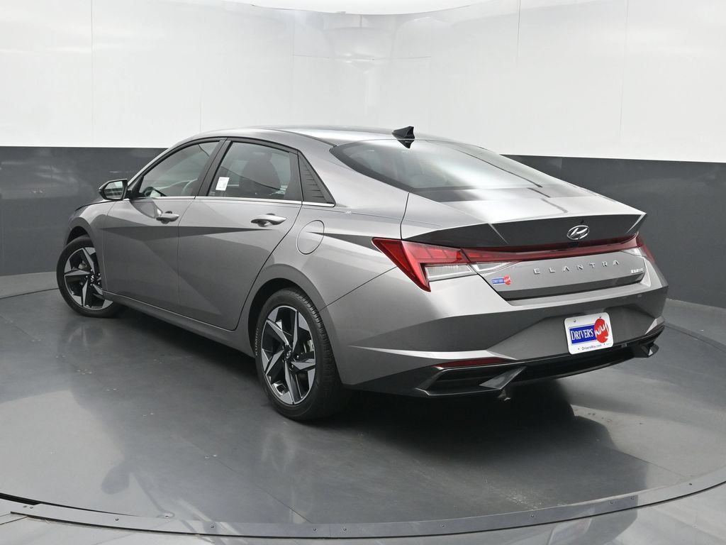 Used 2022 Hyundai Elantra Limited FWD image 23