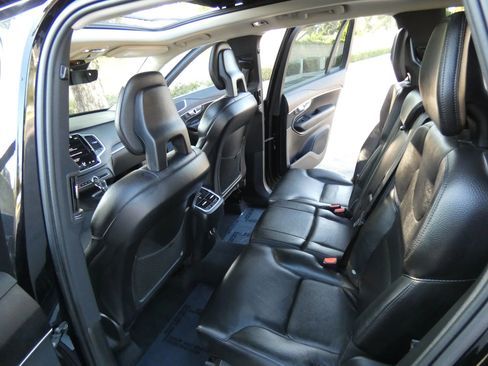 Used 2020 Volvo XC90 T6 Momentum image 43