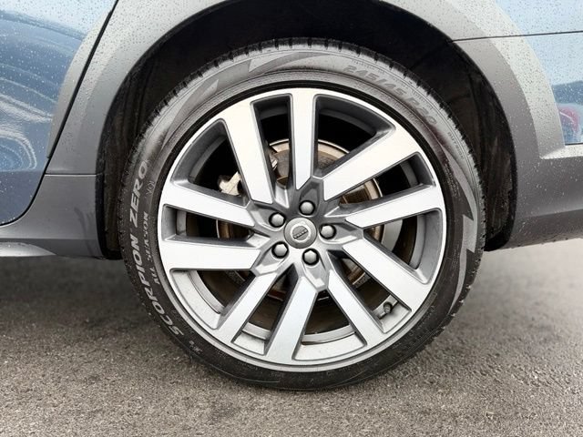 Used 2025 Volvo V90 B6 Cross Country Plus w/ Protection Package Premier AWD/4WD image 29
