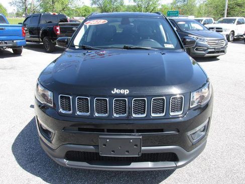 Used 2018 Jeep Compass Latitude AWD/4WD image 2