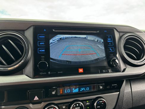Used 2018 Toyota Tacoma TRD Off-Road AWD/4WD image 24