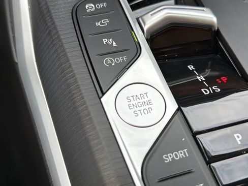 Certified 2025 BMW 430i Coupe w/ Convenience Package image 8