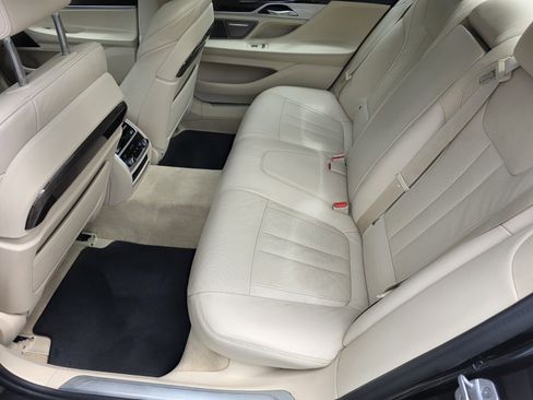 Used 2021 BMW 740i RWD image 14