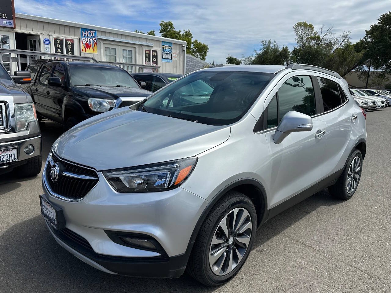 Used 2020 Buick Encore Essence AWD/4WD image 1