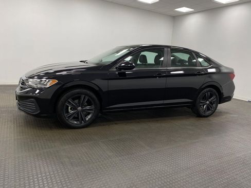 Used 2024 Volkswagen Jetta SE w/ Panoramic Sunroof Package FWD image 8