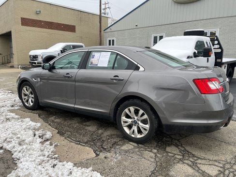Used 2012 Ford Taurus SEL image 4
