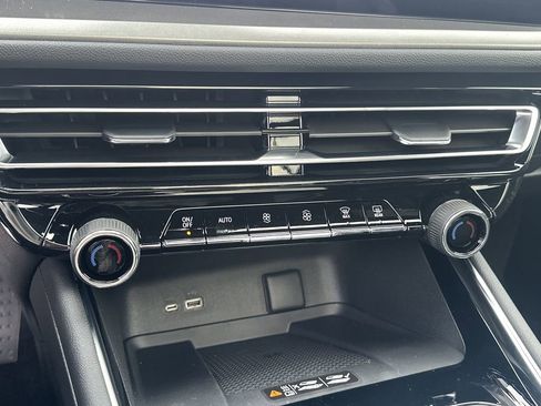 New 2026 Chevrolet Traverse LT w/ Sun and Wheel Package image 10