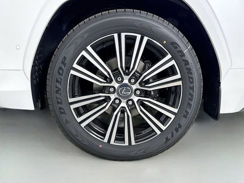 New 2026 Lexus LX 700h Luxury image 23