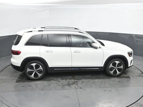 Used 2025 Mercedes-Benz GLB 250 4MATIC image 34