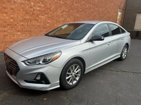 Used 2018 Hyundai Sonata SE image 1