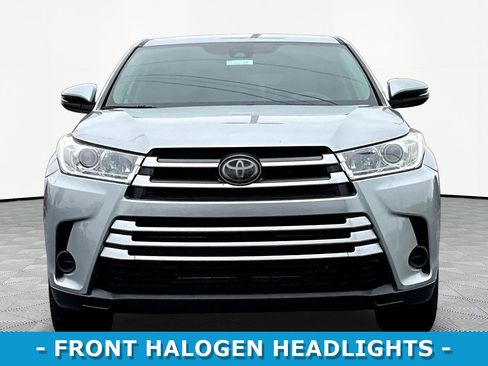 Used 2018 Toyota Highlander LE FWD image 2