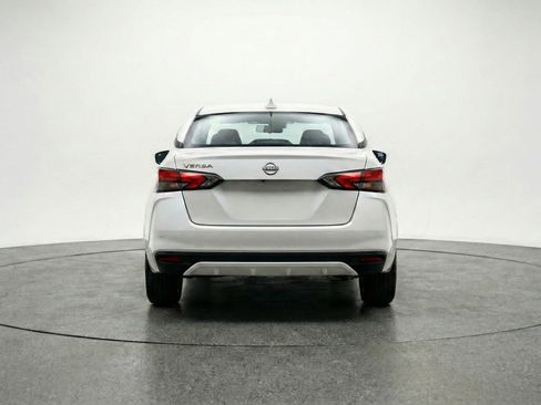 Used 2025 Nissan Versa SV image 7