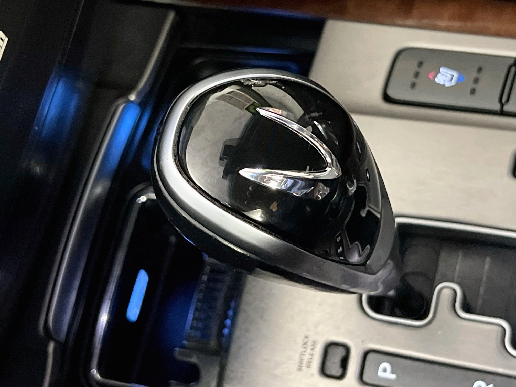 Used 2013 Hyundai Equus Signature RWD image 24