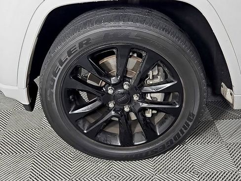 Used 2021 Jeep Grand Cherokee Laredo X image 8