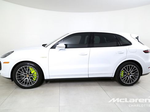 Used 2023 Porsche Cayenne Turbo S image 5