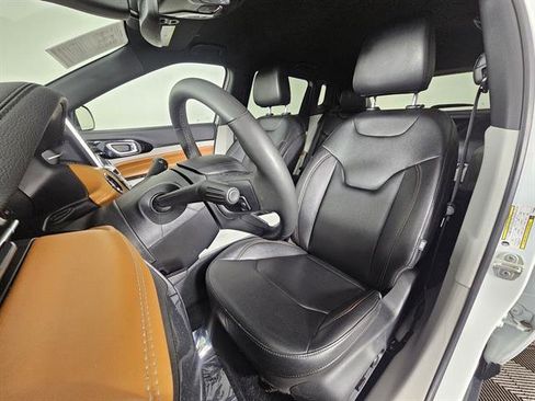 Used 2024 Jeep Compass Limited image 25