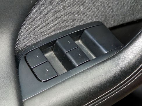 Used 2022 Tesla Model S Standard Range AWD/4WD image 7