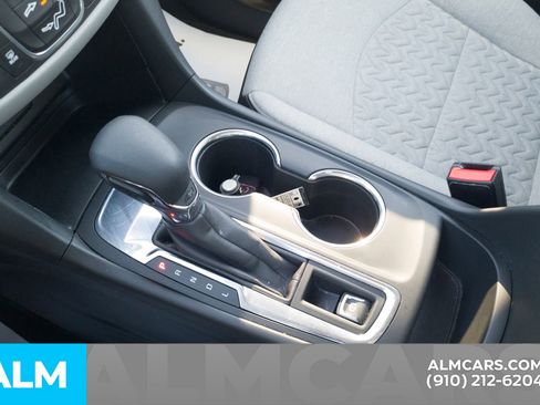 Used 2023 Chevrolet Equinox LT image 24