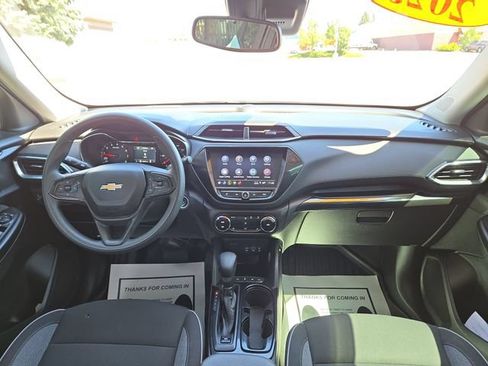 Used 2023 Chevrolet TrailBlazer LT w/ Convenience Package AWD/4WD image 3