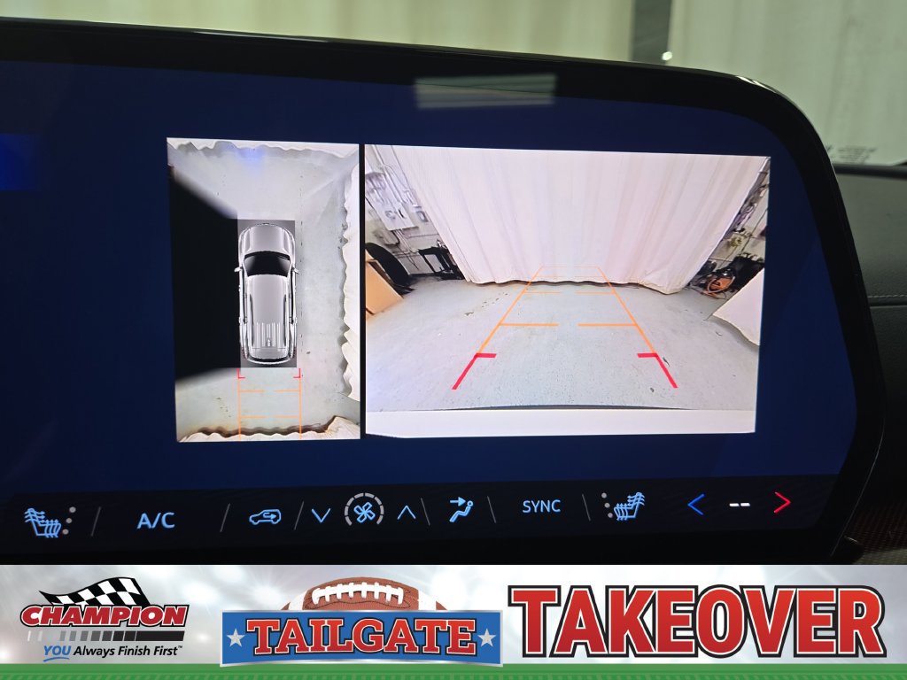 Used 2025 Chevrolet Traverse Z71 w/ Enhanced Driving Package AWD/4WD image 26