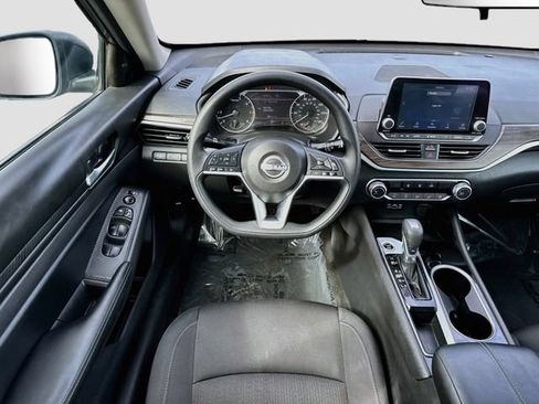 Used 2024 Nissan Altima 2.5 SV FWD image 20