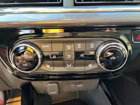 Used 2025 Chevrolet Trax ACTIV w/ Driver Confidence Package image 32