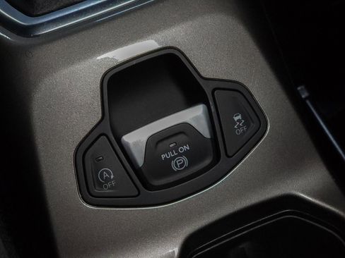 Used 2021 Jeep Renegade Limited image 37