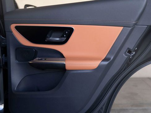 Used 2024 Mercedes-Benz GLC 300 image 22