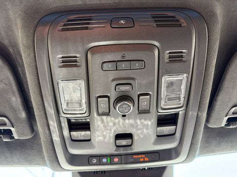 Used 2022 Cadillac Escalade ESV Sport Platinum w/ Heavy-Duty Trailer Package AWD/4WD image 21