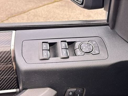 Used 2019 Ford F150 Raptor w/ Equipment Group 802A Luxury AWD/4WD image 10
