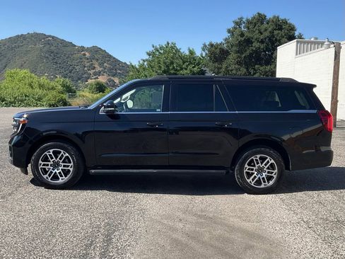 Used 2025 Ford Expedition Max Active AWD/4WD image 3