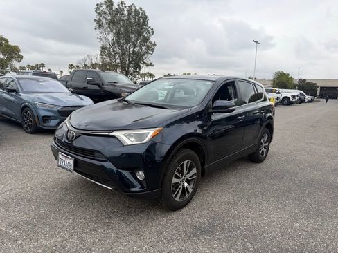 Used 2017 Toyota RAV4 XLE w/ Carpet Mat Package FWD image 1