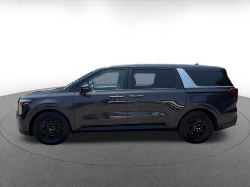 Used 2026 Kia Carnival FWD image 9