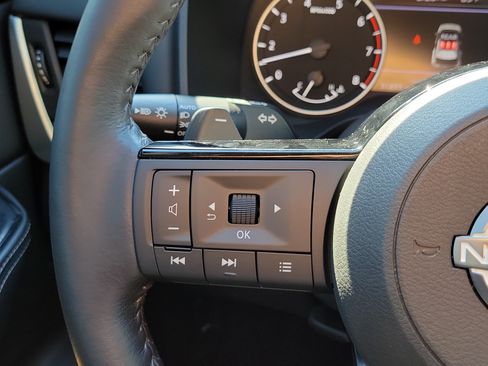 Certified 2023 Nissan Rogue SV w/ SV Premium B Package FWD image 24