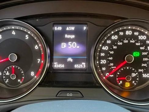 Used 2021 Volkswagen Atlas SE w/ Panoramic Sunroof Package FWD image 24