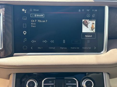 Used 2024 GMC Yukon Denali w/ Advanced Technology Package AWD/4WD image 31