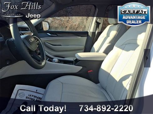 Certified 2023 Jeep Grand Cherokee Overland image 15