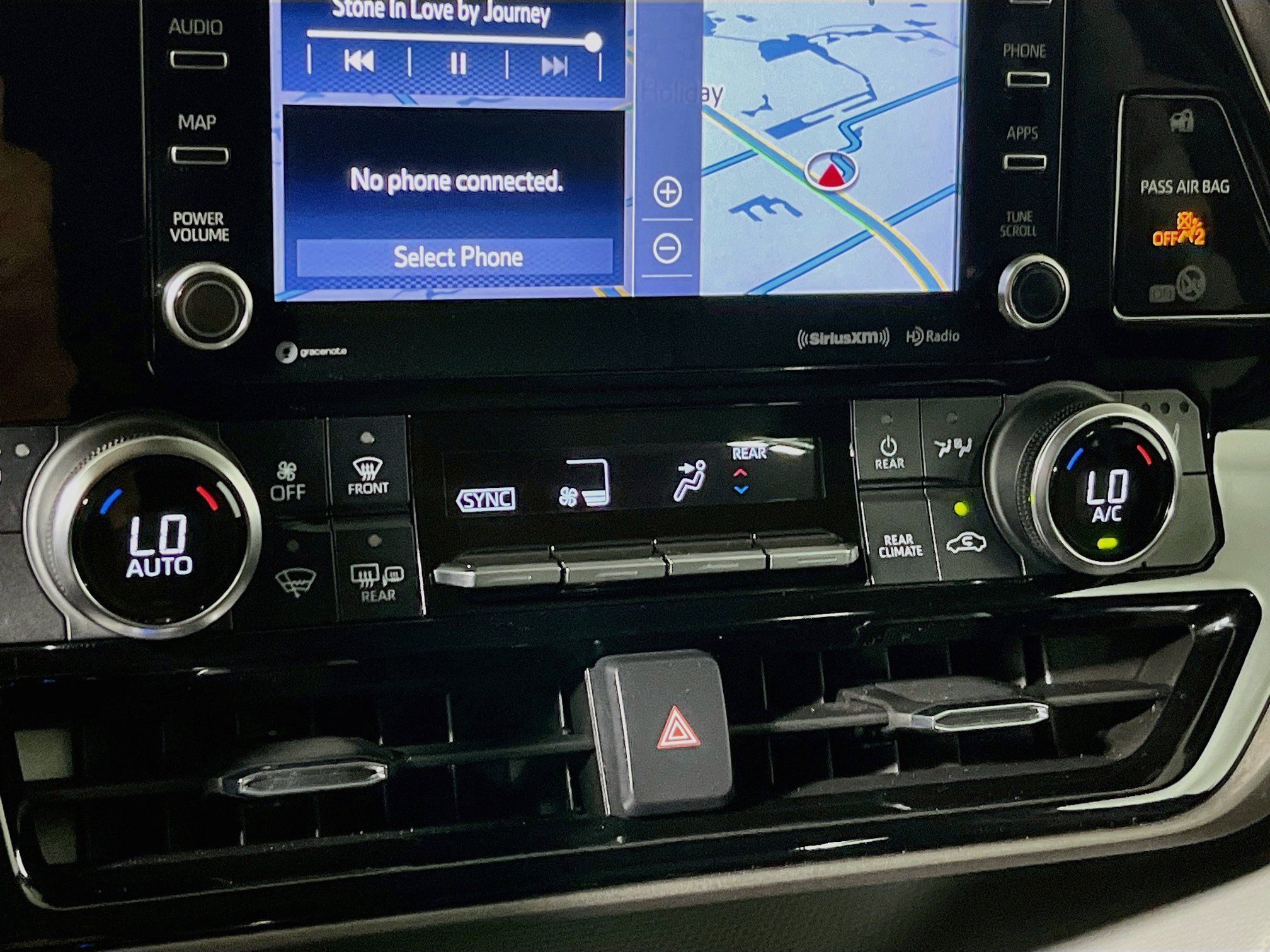 Used 2022 Toyota Highlander XLE FWD image 26