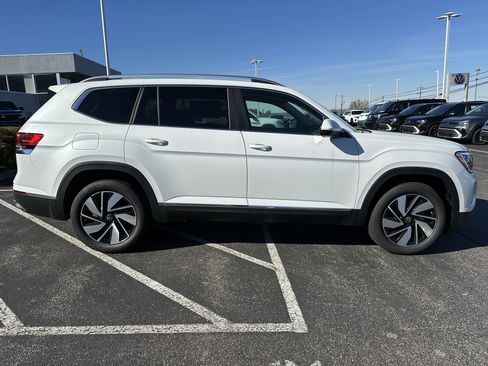 New 2026 Volkswagen Atlas SEL image 8