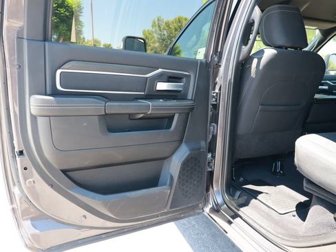 Used 2025 RAM 2500 Big Horn AWD/4WD image 33